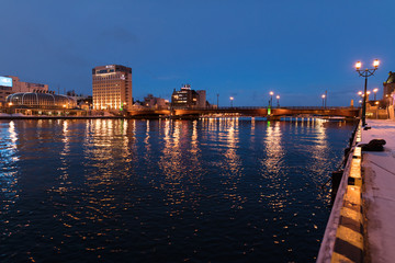 Fototapeta premium 釧路川の夜景