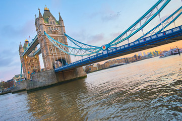 Fototapeta na wymiar Tower Bridge London daytime 