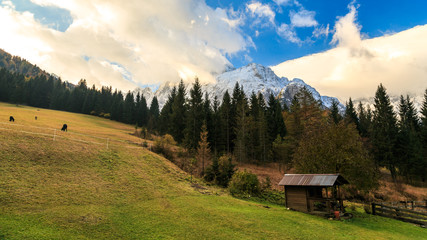 Fototapeta na wymiar autumn sunrise in the alpine valley