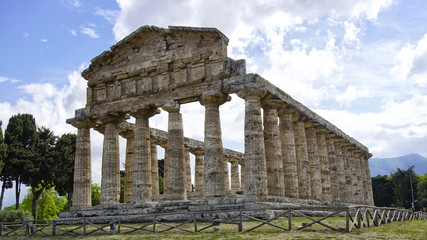 Fototapeta na wymiar Paestum Italy