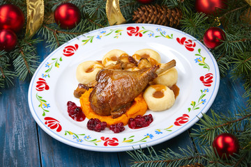 roasted turkey leg with pumpkin puree
