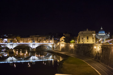 Fototapeta na wymiar Panorama in the night on Tevere river, Rome Italy