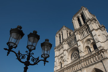 Fototapeta na wymiar Türme der Kathedrale Notre-Dame Paris