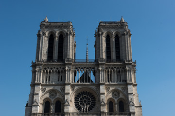 Fototapeta na wymiar Turme der Kathedrale Notre Dame Paris