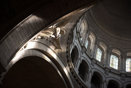 Engel in der Basilika Sacr&eacute;-C&oelig;ur Paris