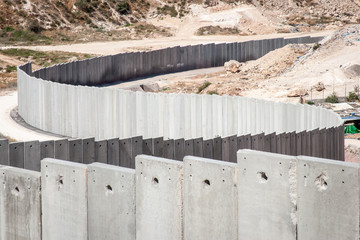 The separation or security wall between Gaza and Israel. - obrazy, fototapety, plakaty