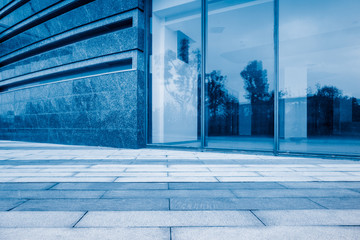 modern office building outdoors in the downtown