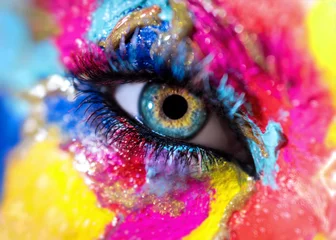 Gardinen Woman eye with colorful makeup closeup © FlexDreams