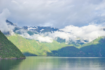 Fototapeta na wymiar Fjord Landschaft in Norwegen