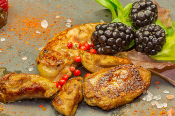  foie gras poêlé sur ardoise 