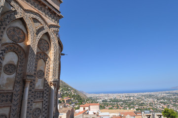 Fototapeta na wymiar View of the city of Monreale