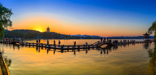 Fototapeta na wymiar The beautiful landscape of Hangzhou, West Lake