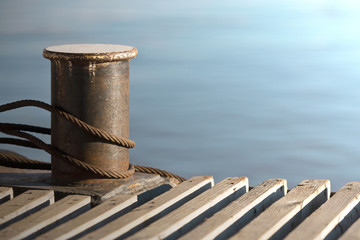 Mooring bollard