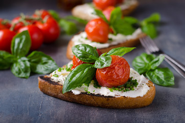 Bread cheese spread baked tomato