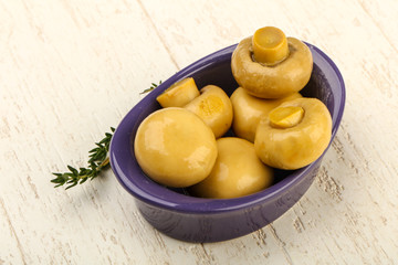 Marinated champignons