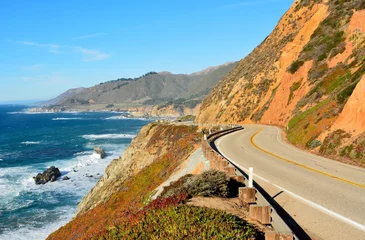 Gordijnen Highway 1 loopt langs de Pacifische kust in Californië. © Alizada Studios