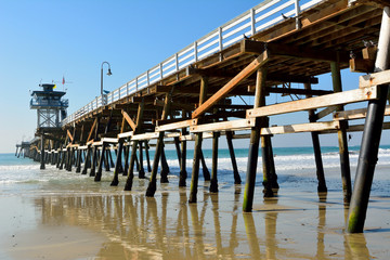 Wooden pier in San Clemente, CA. - obrazy, fototapety, plakaty