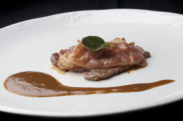 salt´inbocca, filete de ternera con jamon de parma y salvia