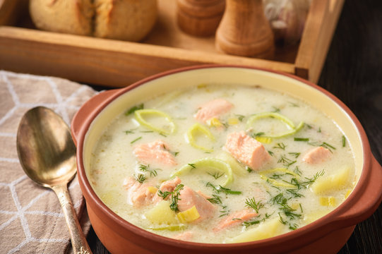 Potato soup with salmon and leek.