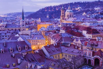 Papier Peint photo Lavable Bleu foncé Prague d& 39 hiver avant le lever du soleil, vue panoramique