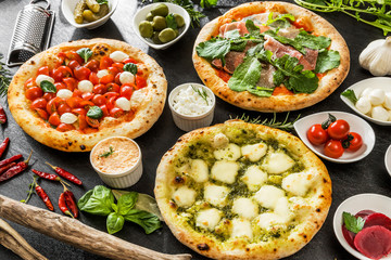 一般的なピッツア　典型的なイタリア料理　Mix pizza Italian food