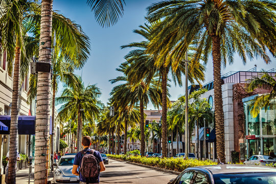 Tourist in Rodeo Drive on a sunny day