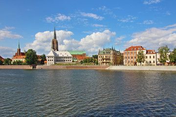 Fototapeta premium Catedral y río en Wroclaw, Polonia