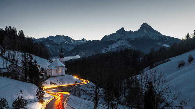 Blick auf die Wallfahrtskirche Maria Gern und den Watzmann, Berchtesgaden, Bayern, Deutschland