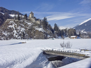 Winterliche Burg Reifenstein in S&uuml;dtirol