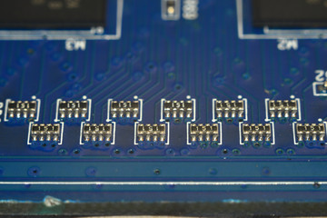Electronic chip and standard inscriptions of resistors and condensers