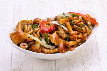 Pickled mushroom - Armillaria