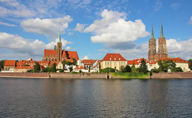 Fototapeta premium Catedral y río en Wroclaw, Polonia