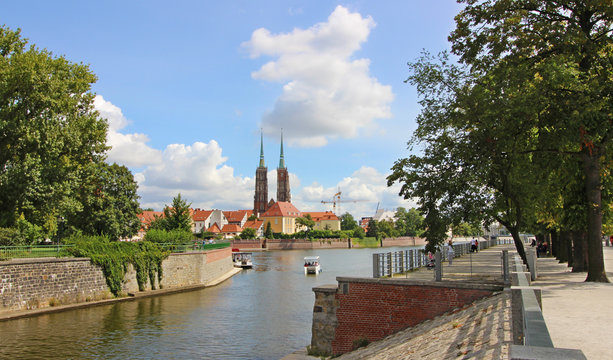 รูปภาพBreslavia เลือกดูภาพถ่ายสต็อก เวกเตอร์ และวิดีโอ343 Adobe Stock