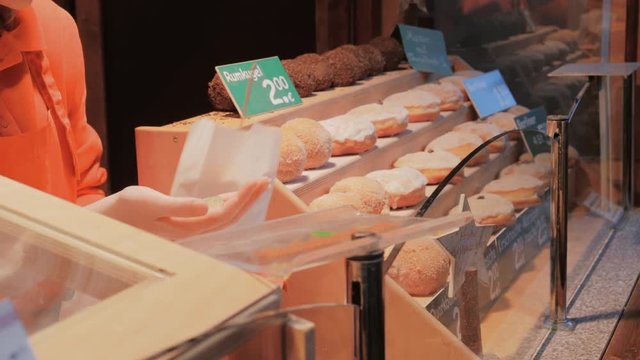 Sale of fresh baked goods on the market