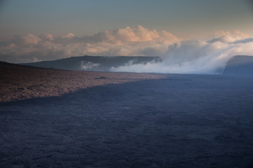 Nebel in Vulkankrater auf La Réunion