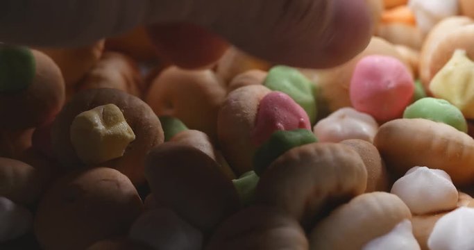 Eating Iced gem biscuit, Hong Kong style cookies