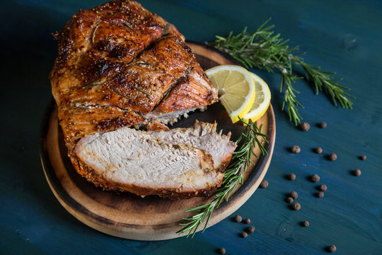 Baked ham with herbs