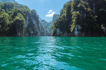 Fototapeta na wymiar Amazing coastal scenery near South of Thailand