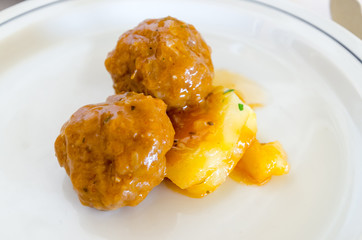 tapa of squid meatballs with potatoes
