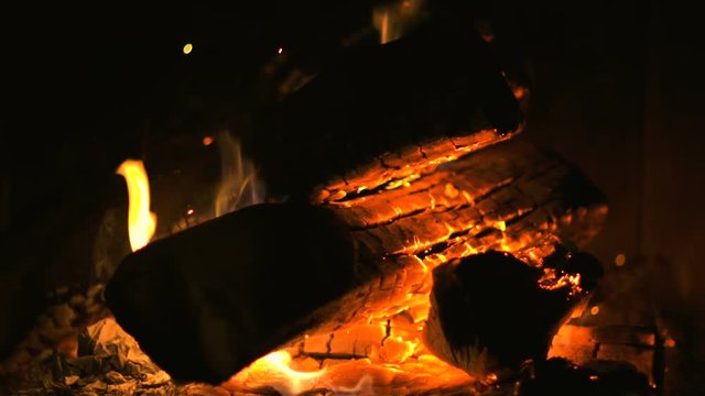 feu de chemin&eacute;e 
