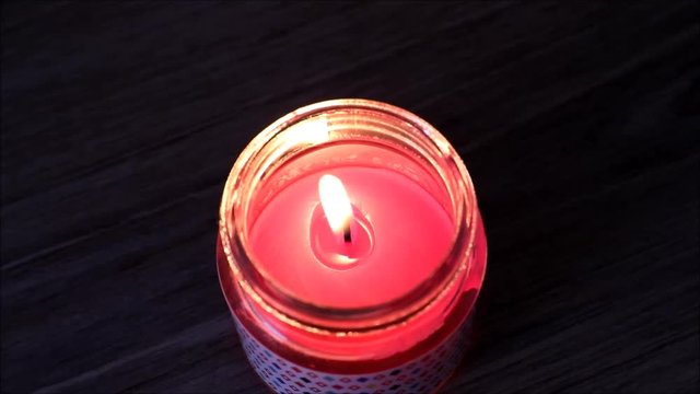 Une flamme de bougie 