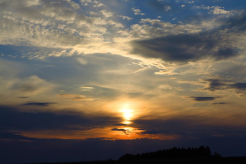 Fototapeta na wymiar Wetterumschwung, Sonnentergang