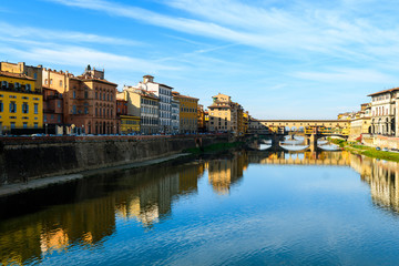 Fototapeta premium famous ponte vecchio bridge of florence on sunny day