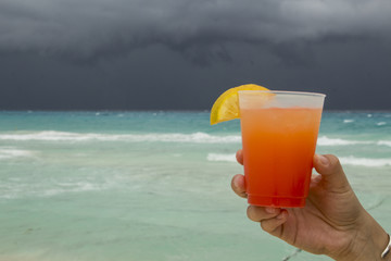 Tequila sunrise en la playa