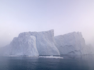 Obraz na płótnie Canvas arctic icebergs on arctic ocean in greenland