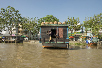 Fototapeta na wymiar boats Ben Tray Mekong Delta vietnam