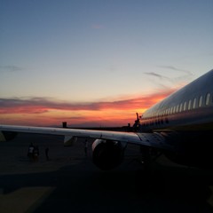 VIAJANDO HACIA LA NOCHE