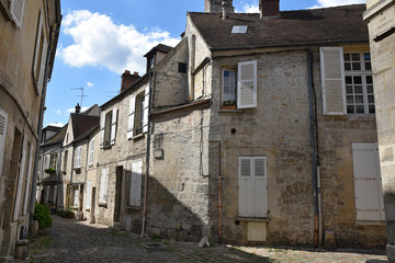 Fototapeta na wymiar Ruelle médiévale de Senlis, France