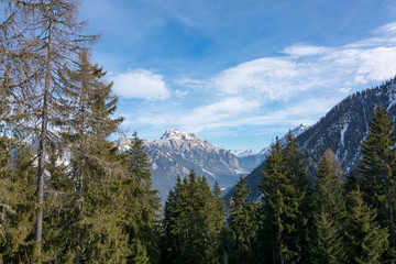 Fototapeta na wymiar Italian mountain scenery on a sunny day
