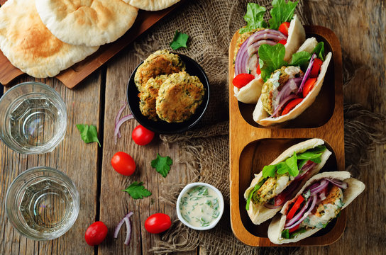 「Pita」の画像 - 103,640 件の Stock 写真、ベクターおよびビデオ | Adobe Stock
